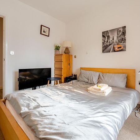 Room In Cardiff City Center - Swiftstay Esterno foto