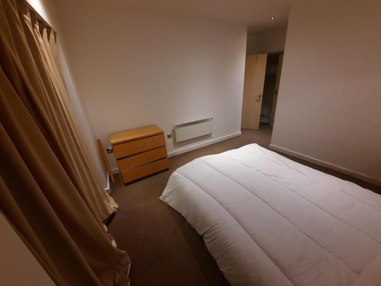 Room In Cardiff City Center - Swiftstay Esterno foto
